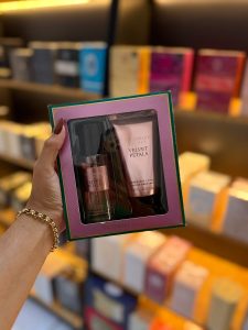 Kit Victoria’s Secret Velvet Petals